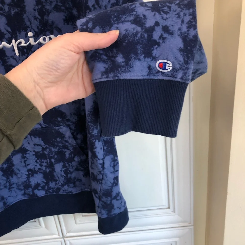 NWT Champion women’s tie dyed logo hoodie - Picture 5 of 13